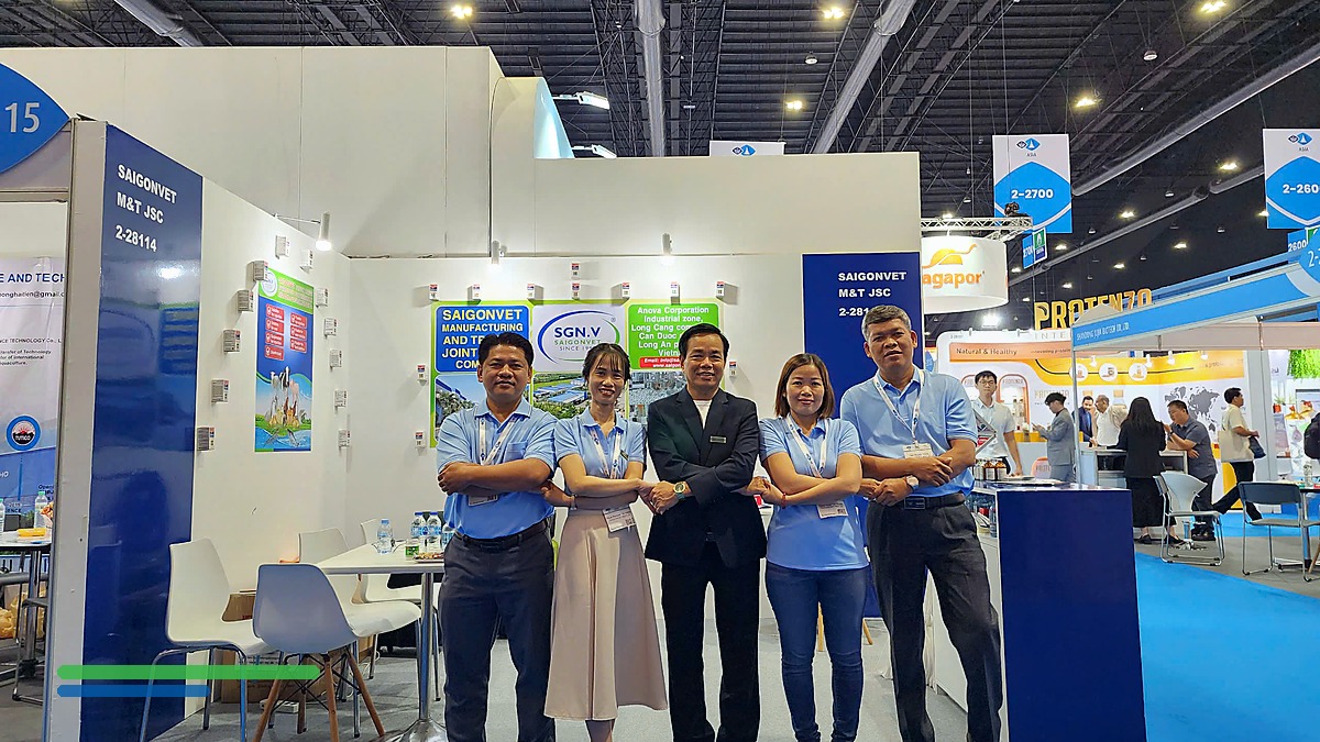 Đội ngũ SaigonVet tại gian hàng quốc tế