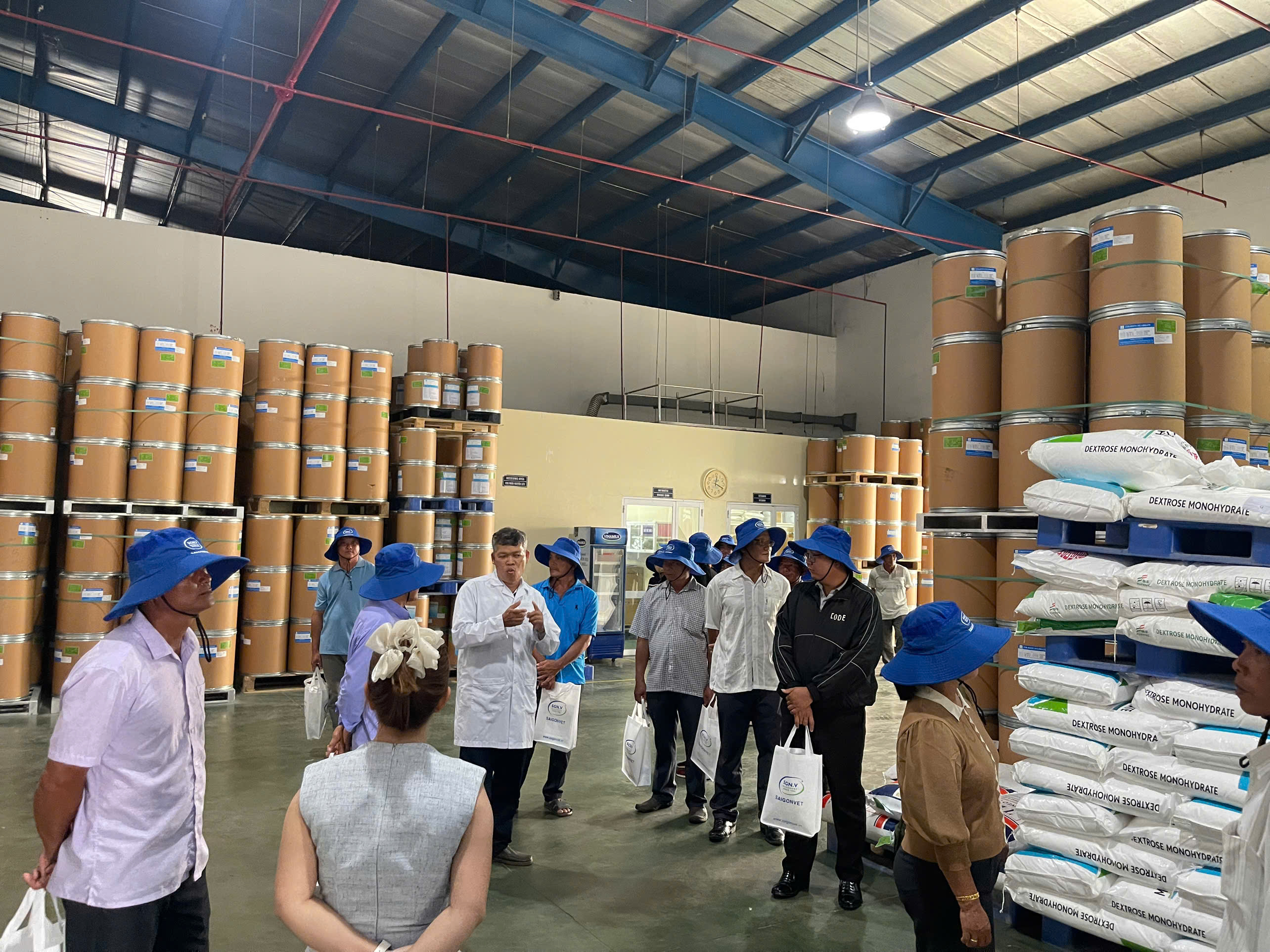 Customers visiting Saigonvet’s raw-material warehouse